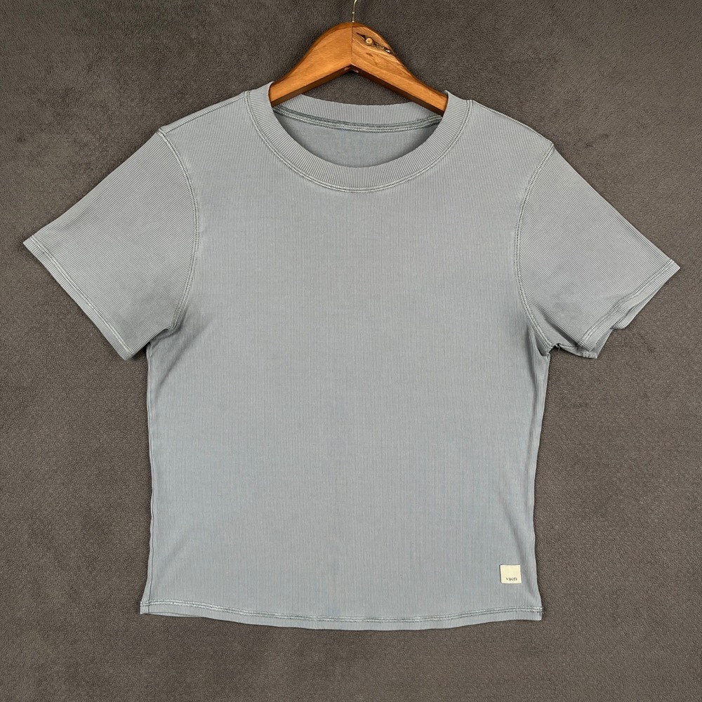 Vuori Pose Fitted Tee Shirt Womens Large Light Blue Gray Short Sleeve Ribbed